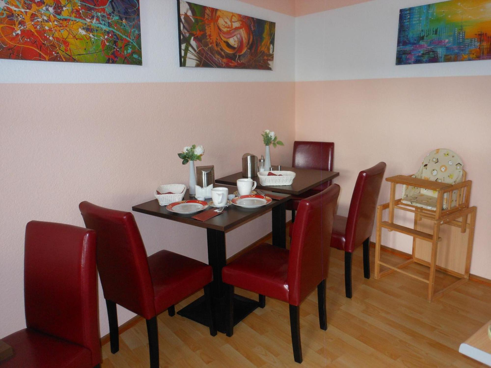 Pension Am Werder Бернбург Екстер'єр фото